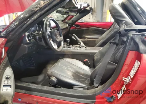 2021 Mazda Mx-5 Miata Grand Touring z USA, uszkodzony, nr VIN JM1NDAD72M0457860